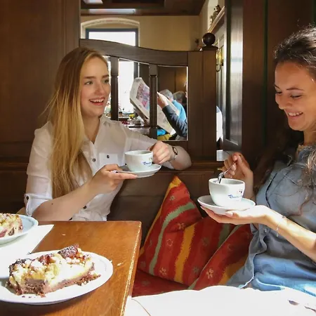 布特斯豪斯厄布格米赫特酒店 酒店