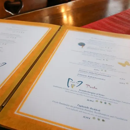 布特斯豪斯厄布格米赫特酒店 3*