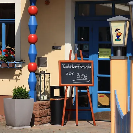 Отель Erbgericht Buntes Haus 3*