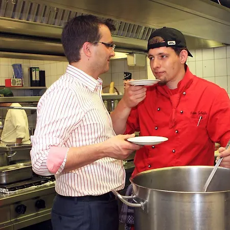 布特斯豪斯厄布格米赫特酒店 塞芬